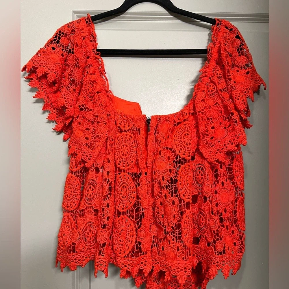 NWT Tularosa Amelia Red Lace Crochet Cropped Off The Shoulder Blouse Top M - Picture 5 of 12